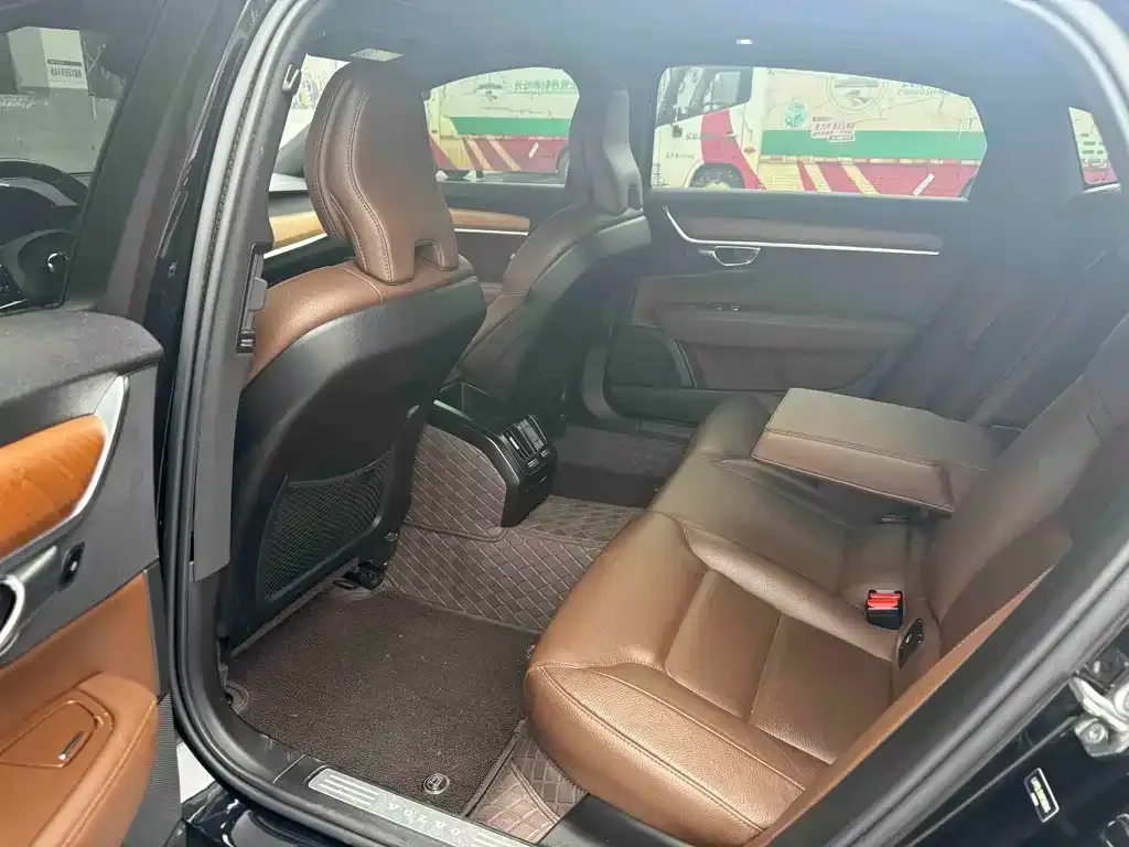 Volvo S90 2022 из CN, фото 4