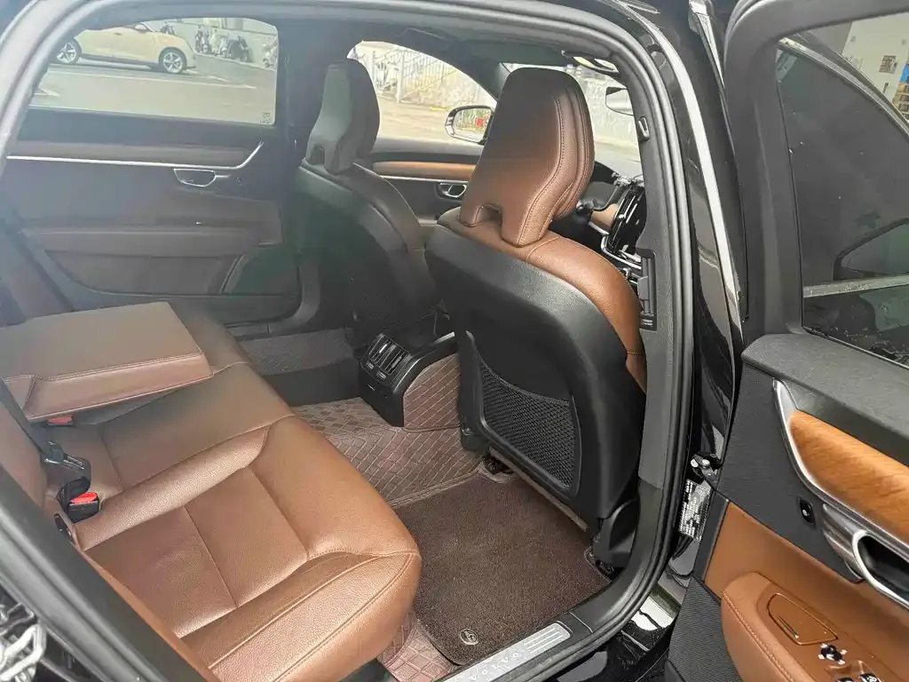 Volvo S90 2022 из CN, фото 8