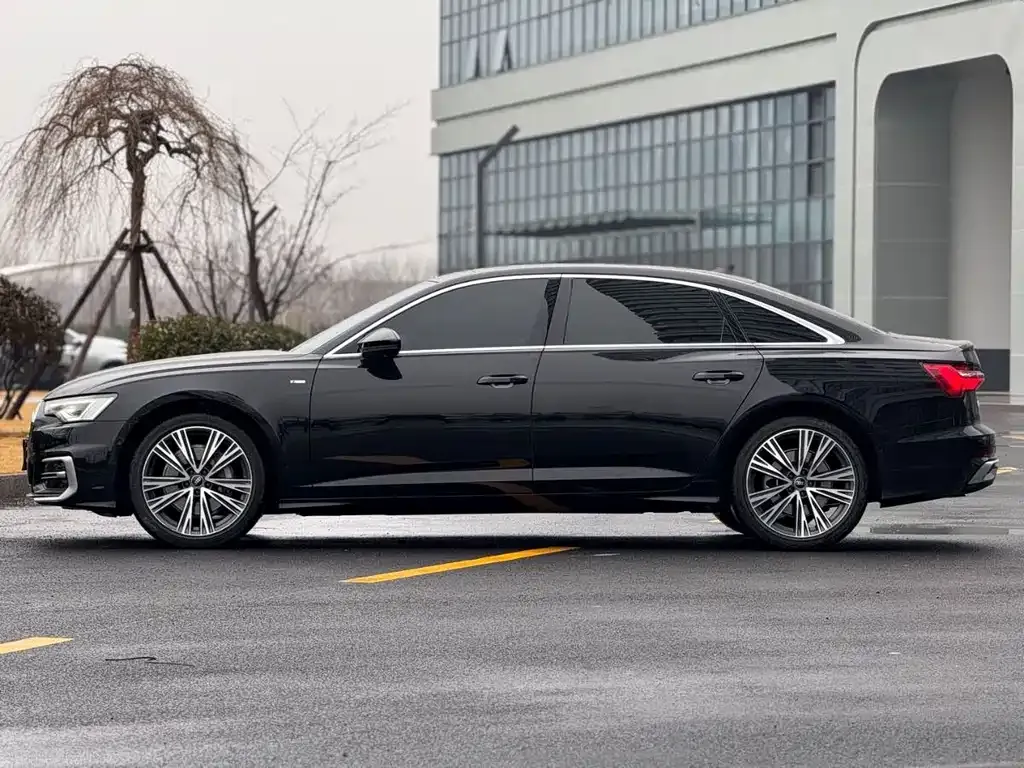 Audi A6L — фото 9