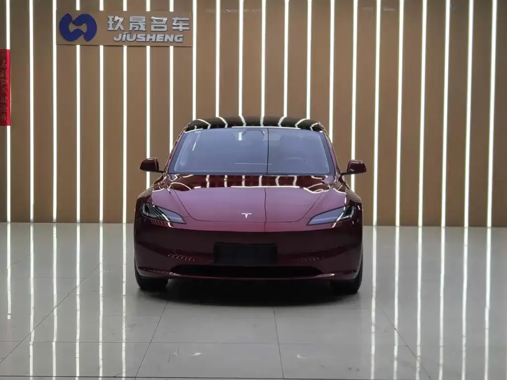 Tesla Model 3 — фото 2