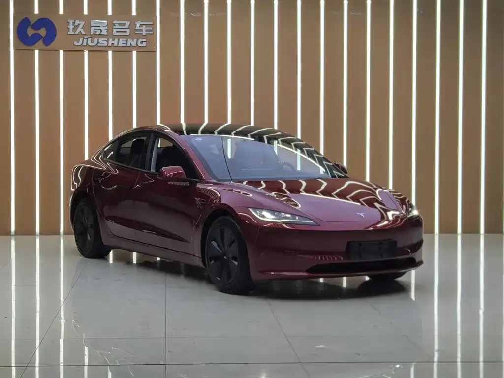Tesla Model 3 — фото 3