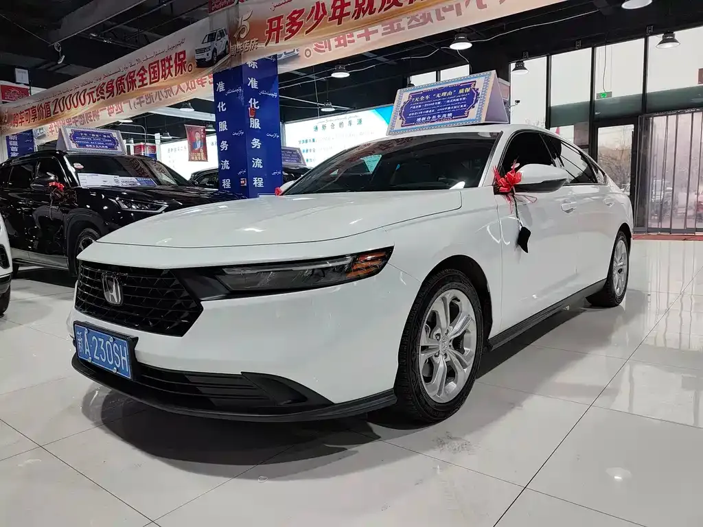 Honda Accord — фото 1