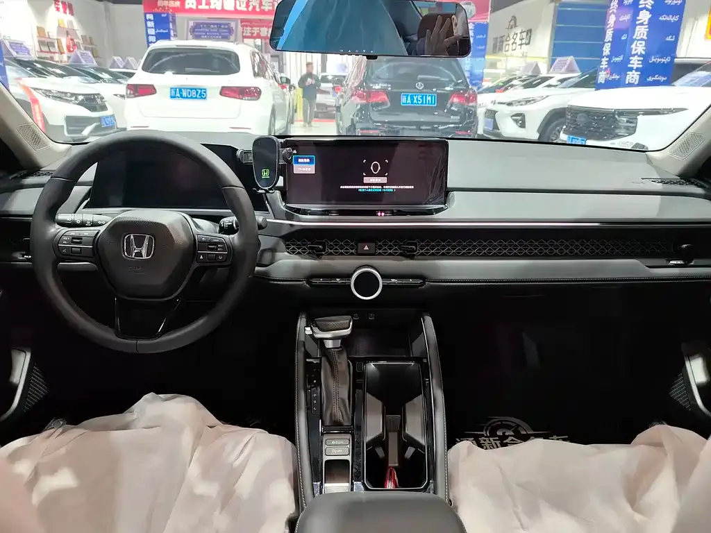 Honda Accord — фото 7