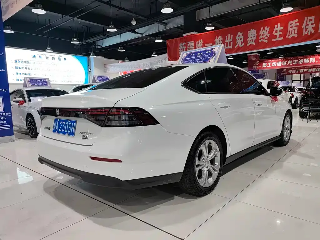 Honda Accord — фото 6