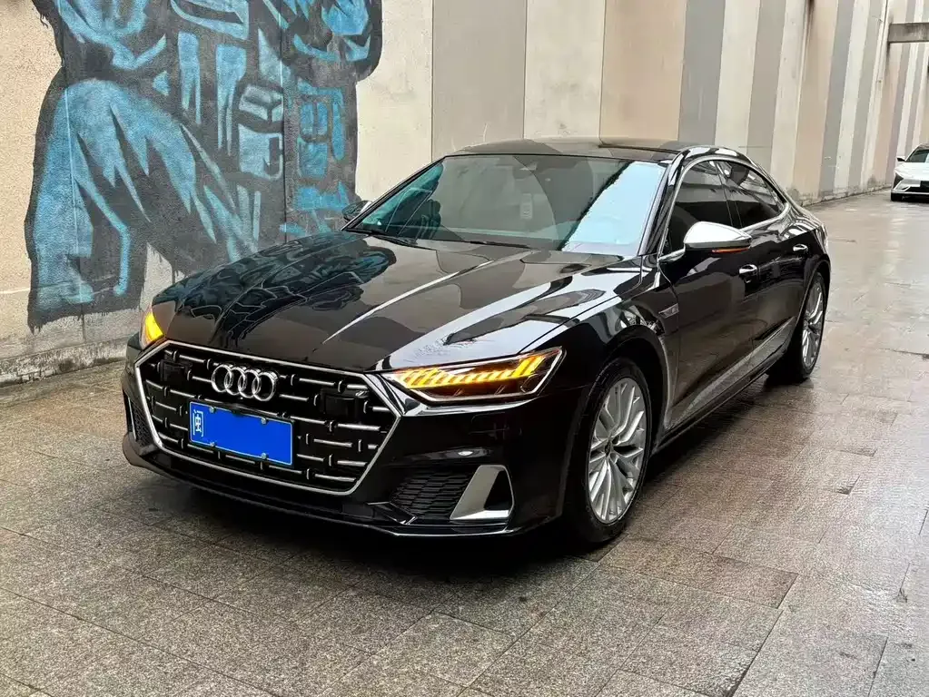 Audi A7L — фото 1