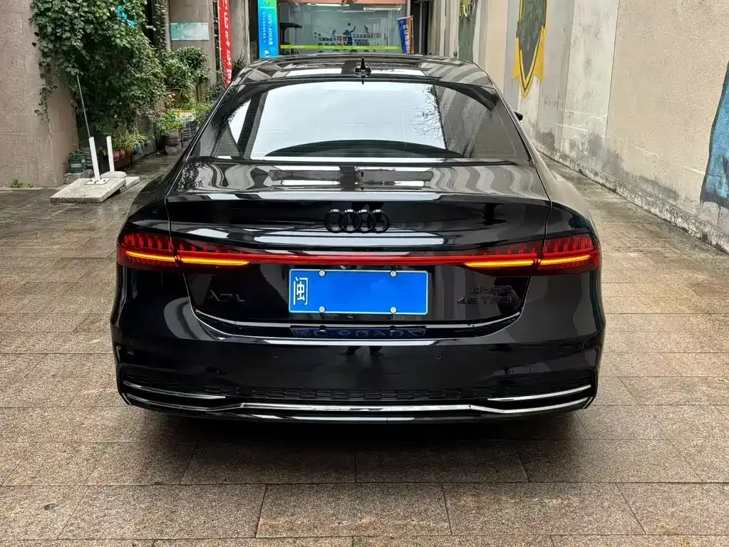 Audi A7L — фото 9