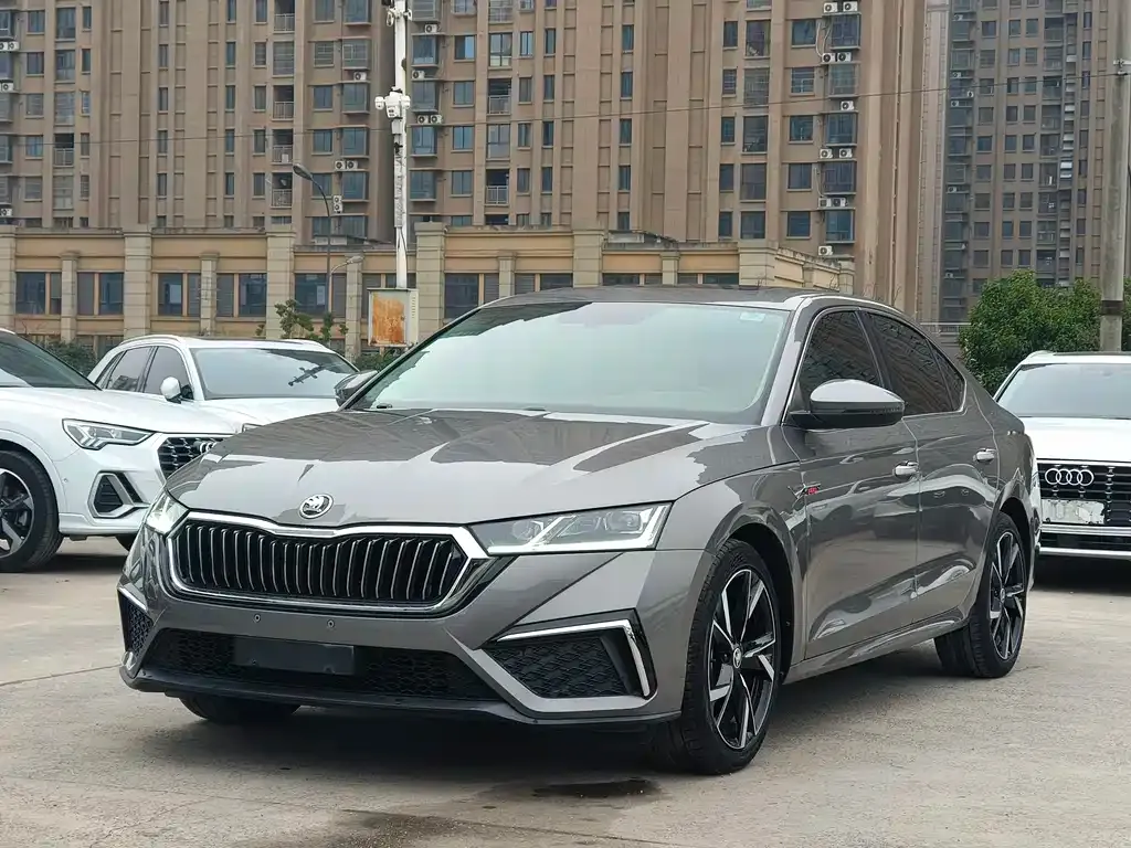 Skoda Octavia — фото 1