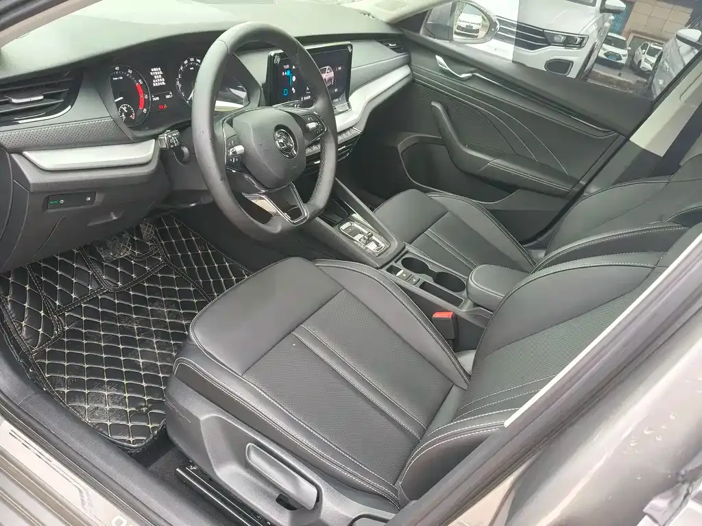 Skoda Octavia — фото 10