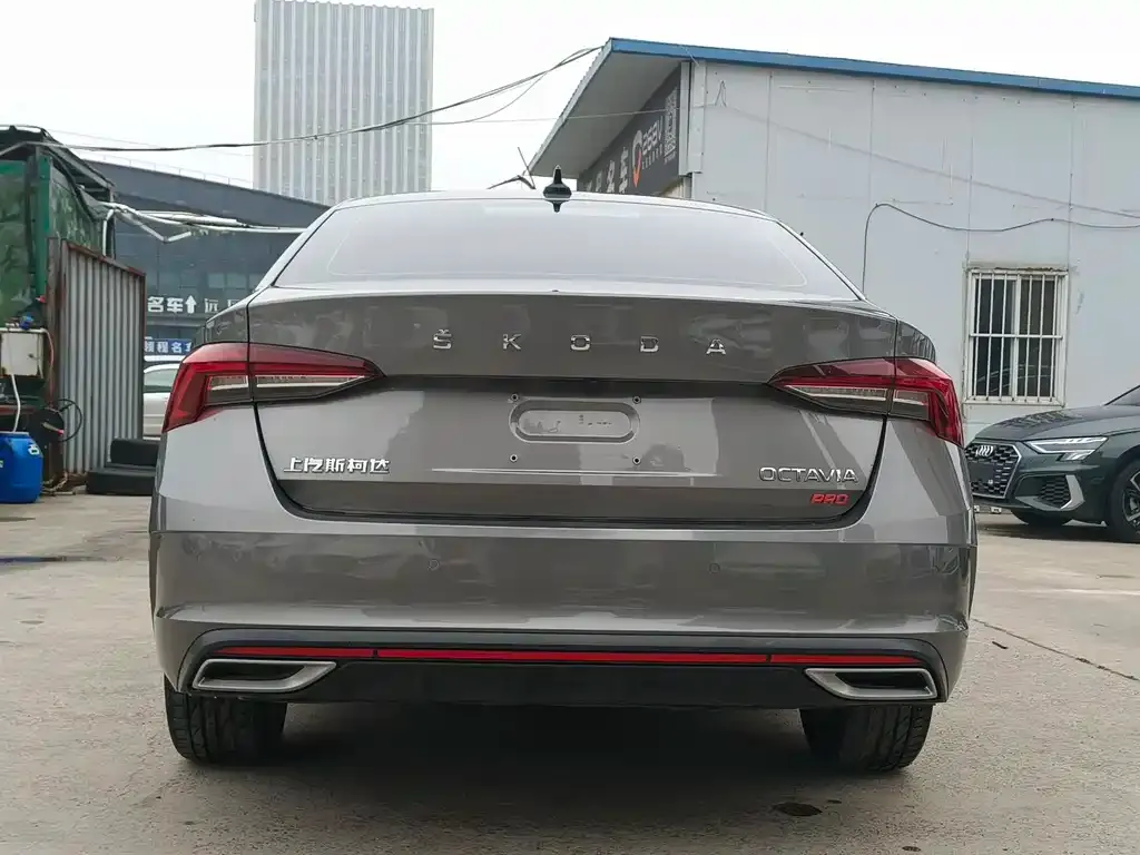Skoda Octavia — фото 3