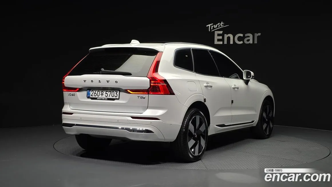 Volvo XC60 2025 из KR, фото 2