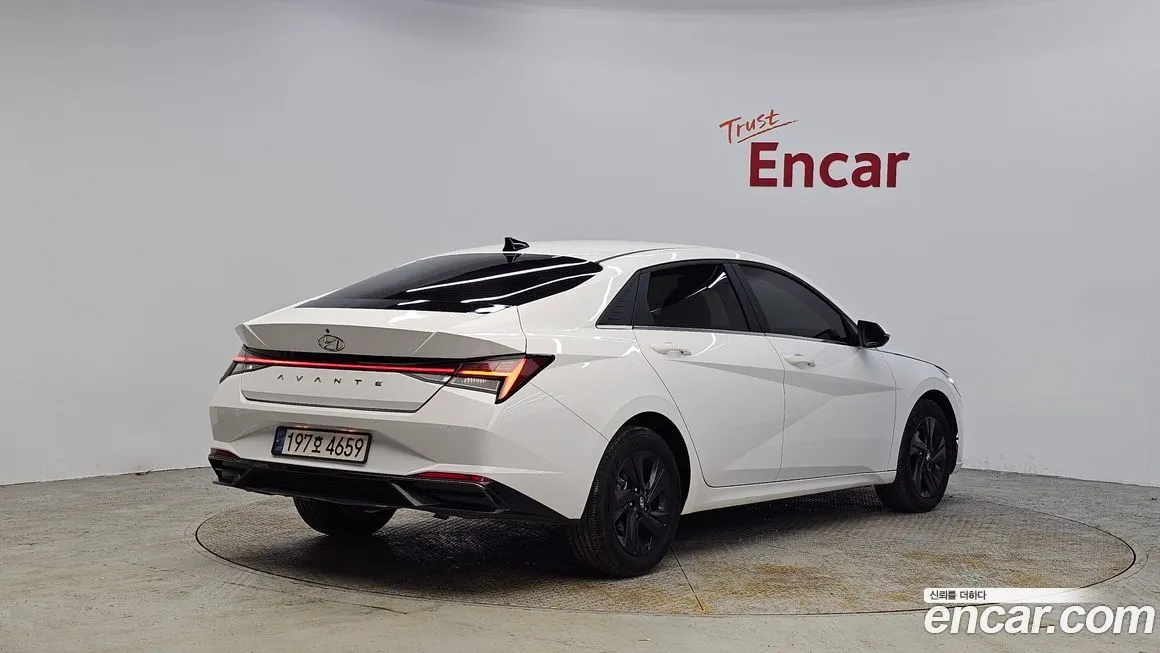 Hyundai AVANTE — фото 3