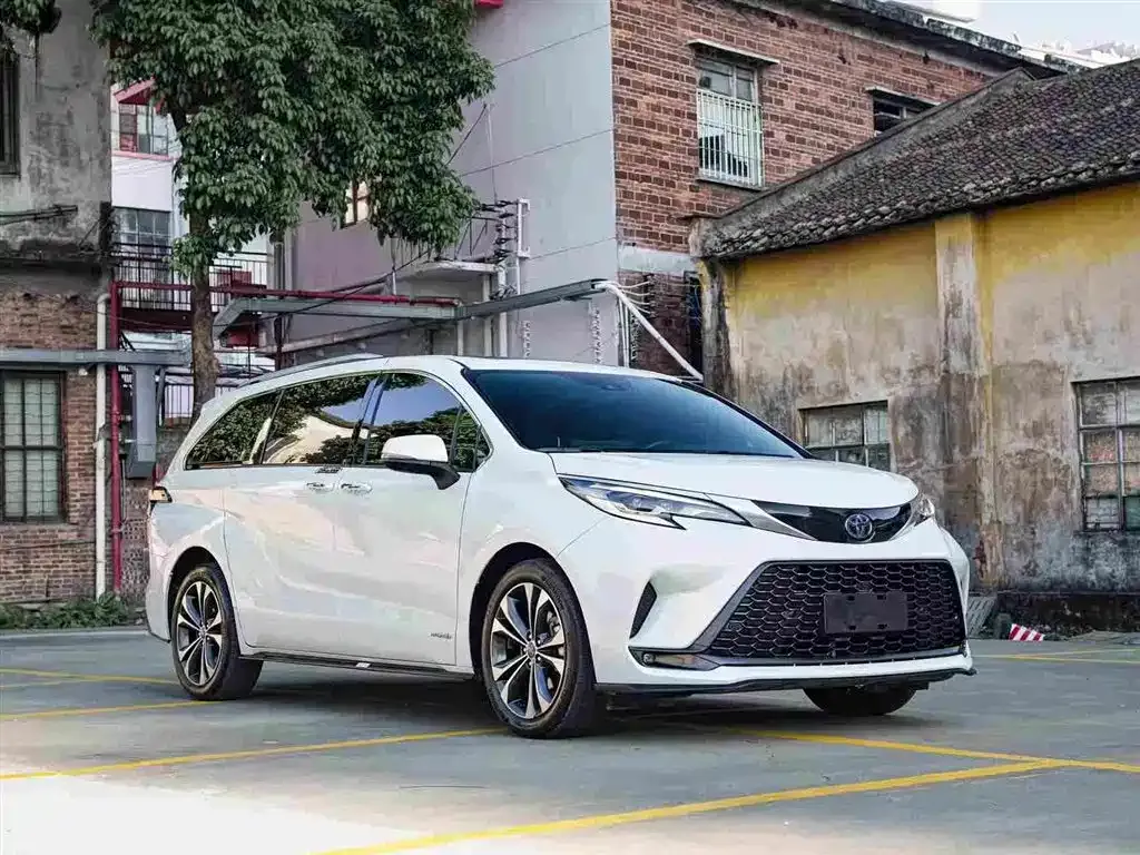 Toyota Granvia 2023 из CN, фото 10