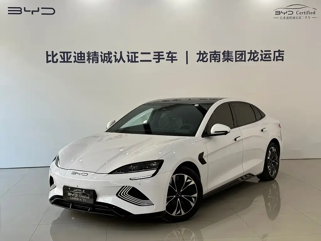 BYD Seal — фото 1