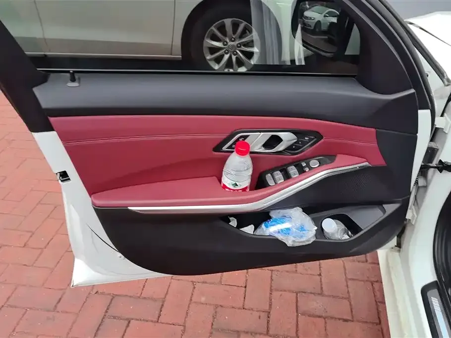BMW 3 Series 2024 из CN, фото 6