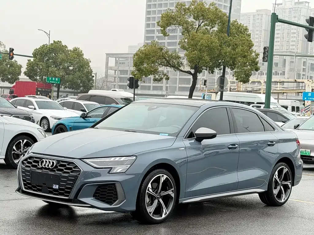 Audi A3 — фото 1