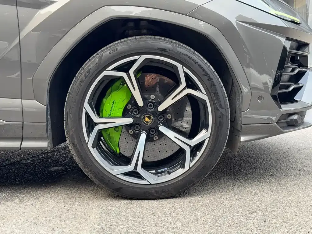 Lamborghini Urus — фото 2