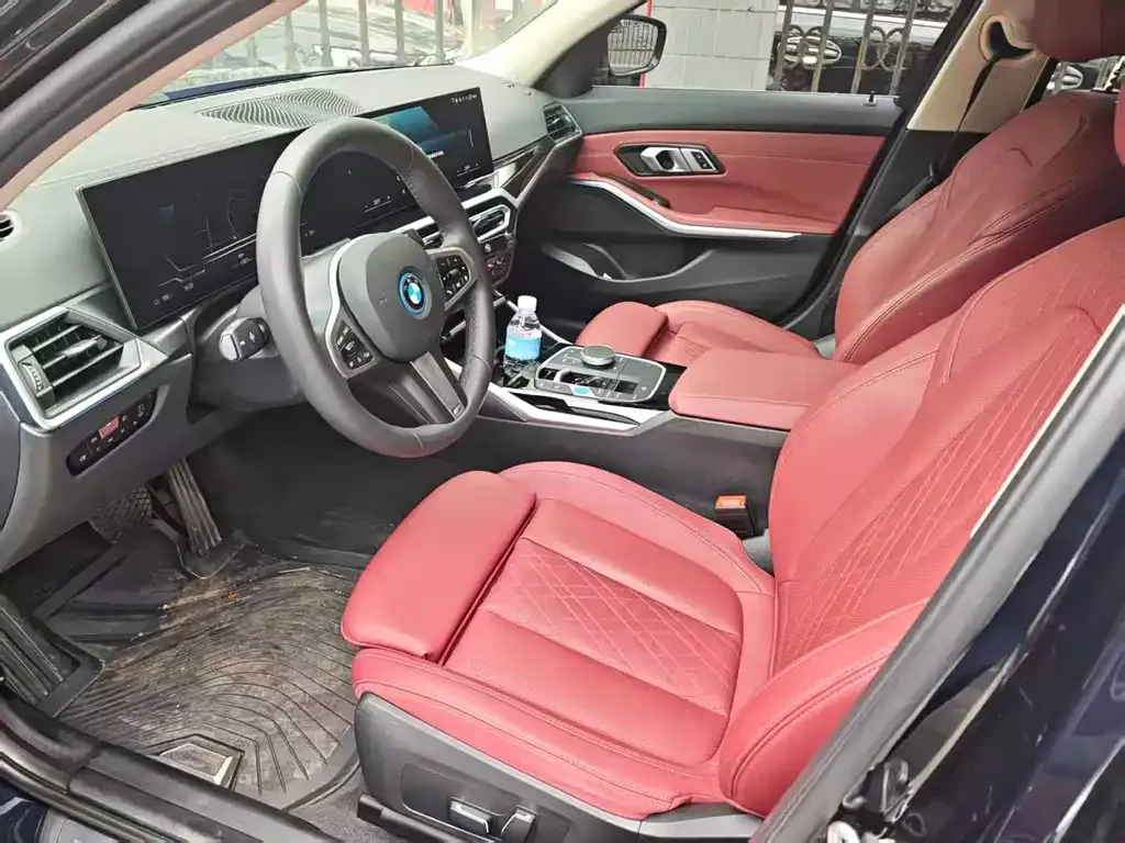 BMW i3 2024 из CN, фото 2