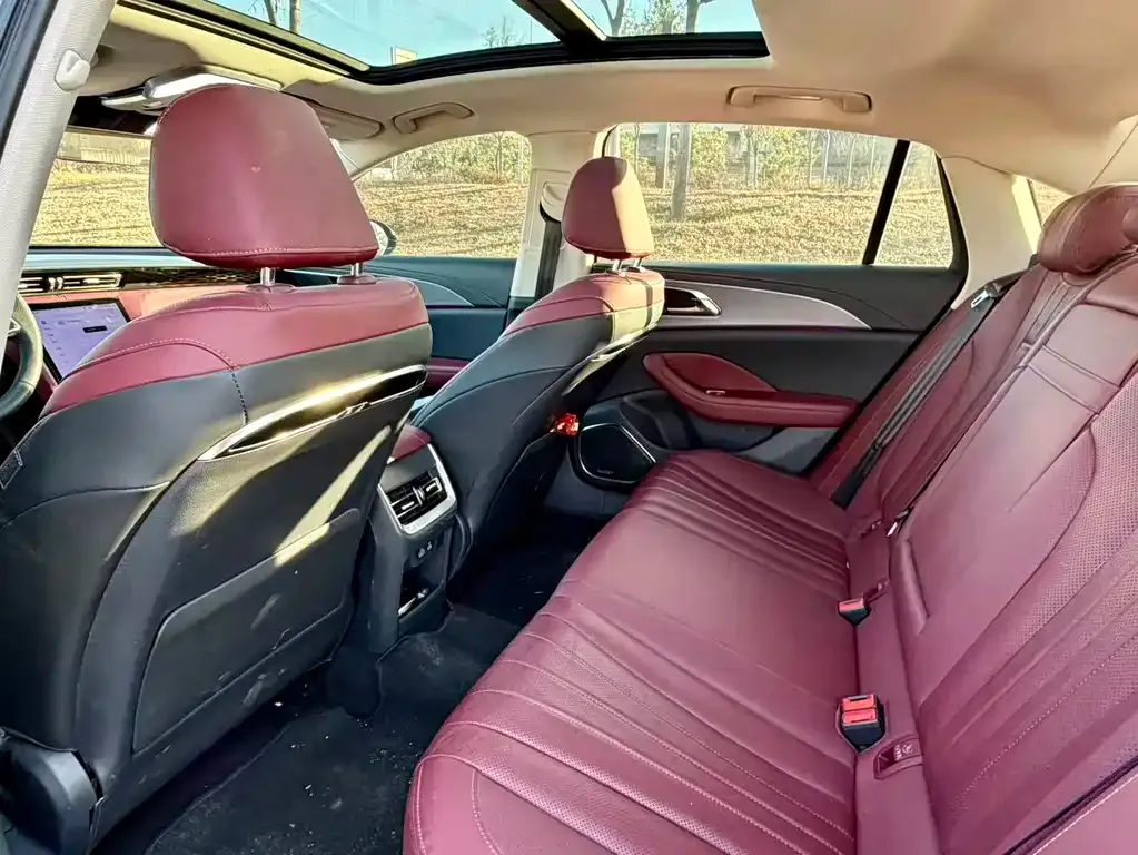 Hongqi H5 2024 из CN, фото 2