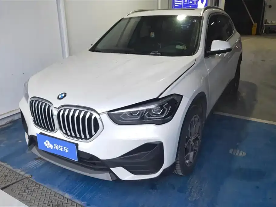 BMW X1 — фото 1