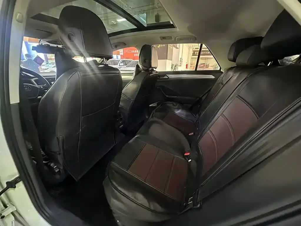 Volkswagen T-Roc 2021 из CN, фото 5