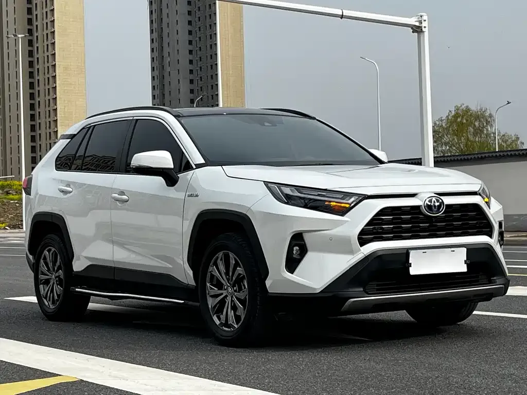 Toyota RAV4 — фото 8