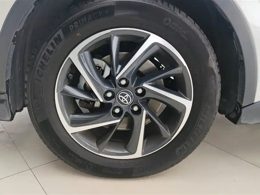 Toyota C-HR — фото 4