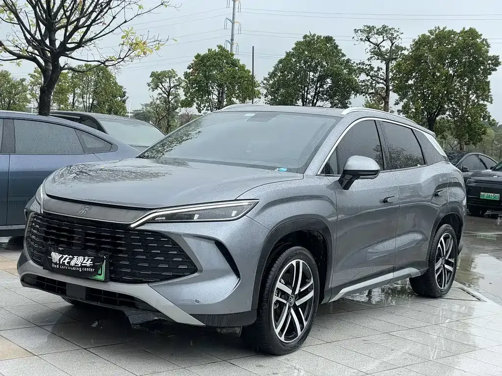 BYD L DM-i — фото 1