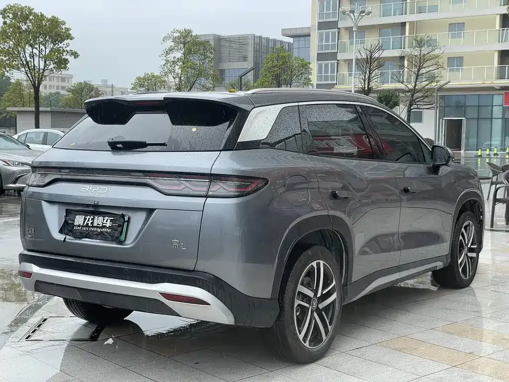 BYD L DM-i — фото 9