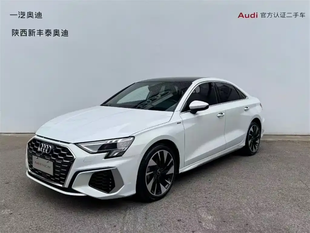 Audi A3 — фото 1