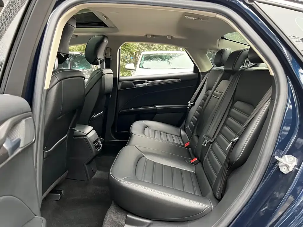 Ford Mondeo 2021 из CN, фото 7
