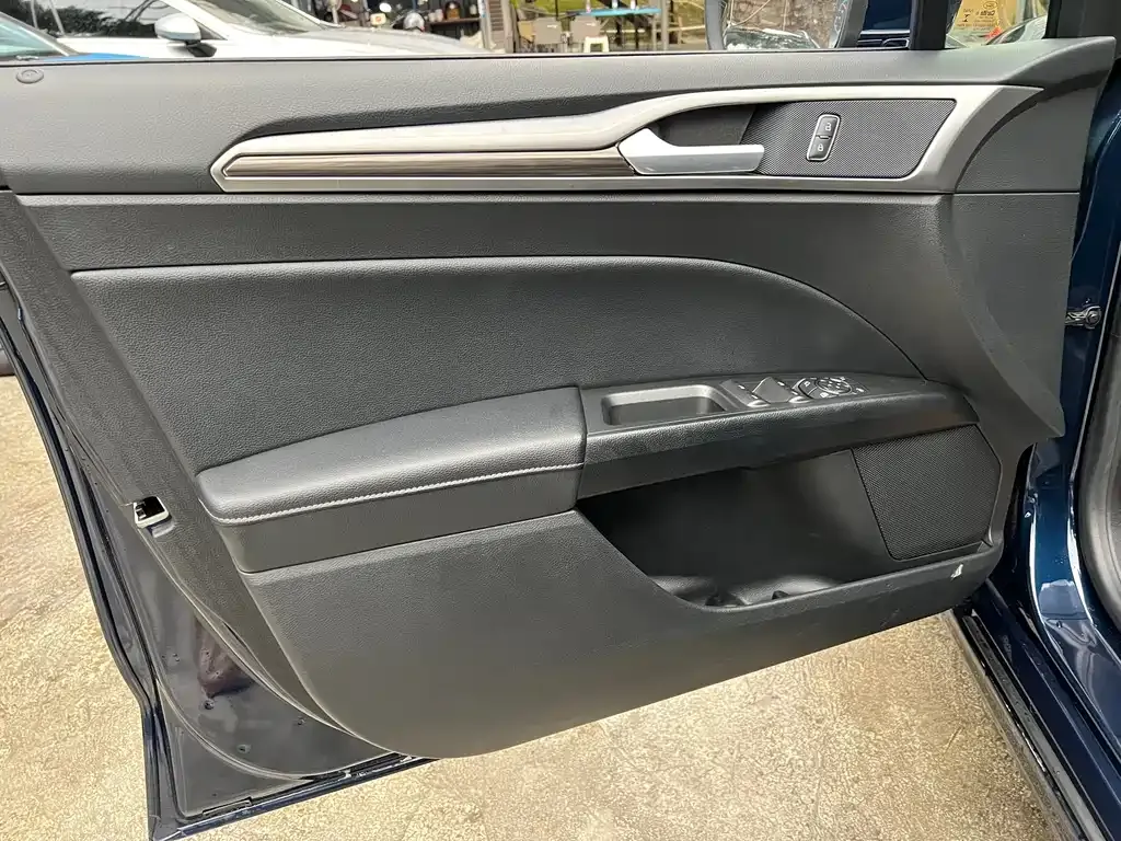 Ford Mondeo 2021 из CN, фото 3