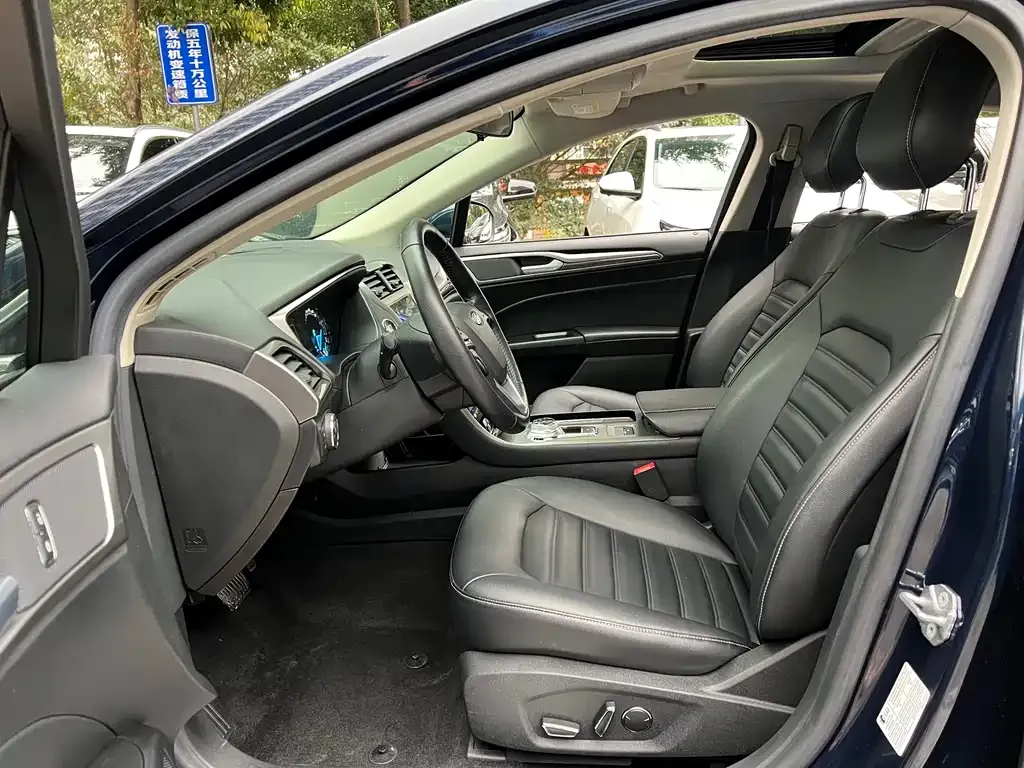 Ford Mondeo 2021 из CN, фото 5