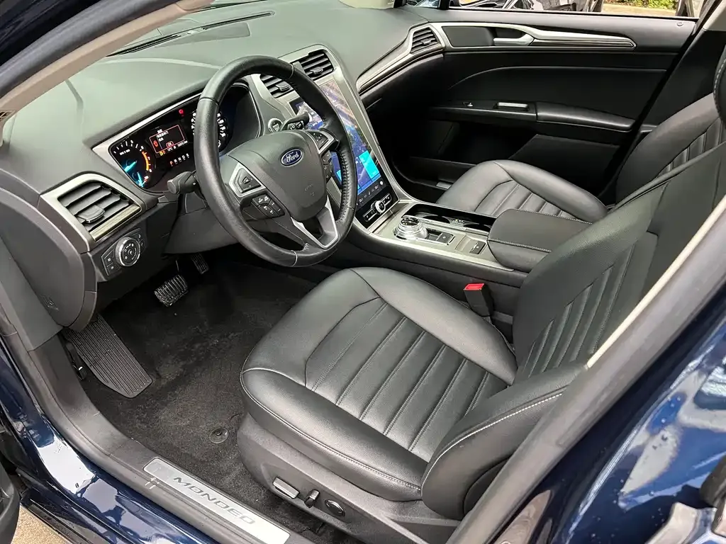 Ford Mondeo 2021 из CN, фото 2