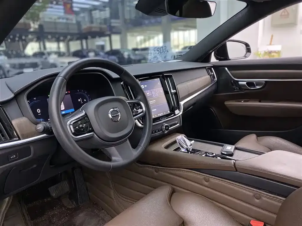 Volvo S90 — фото 10