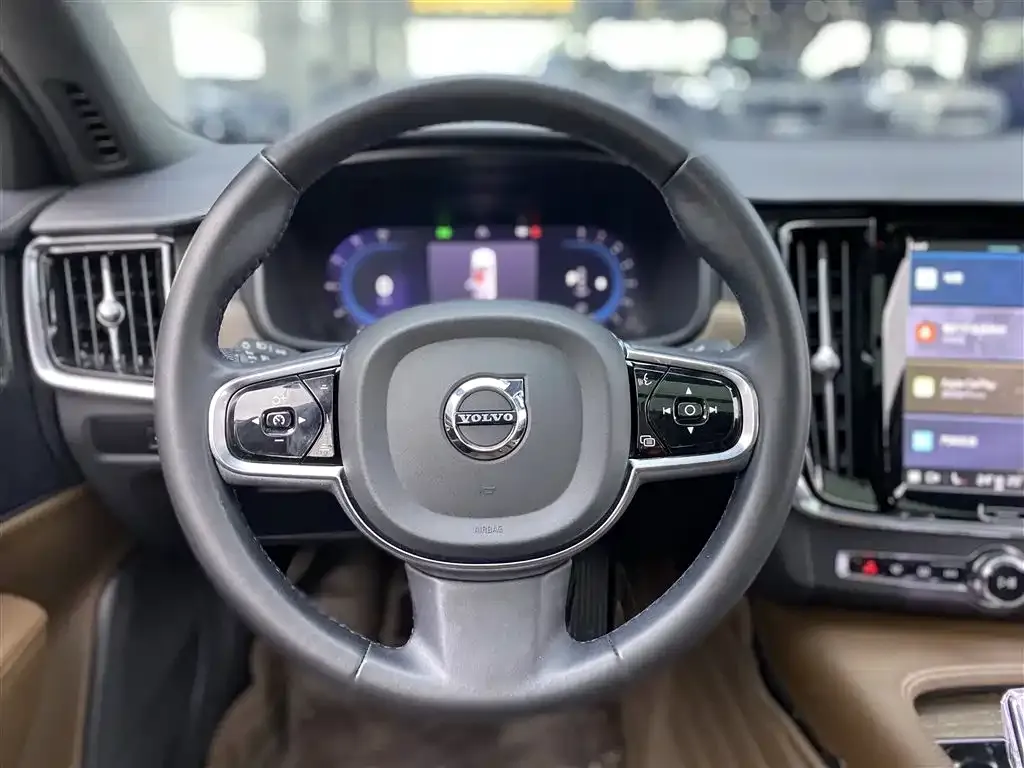 Volvo S90 — фото 9