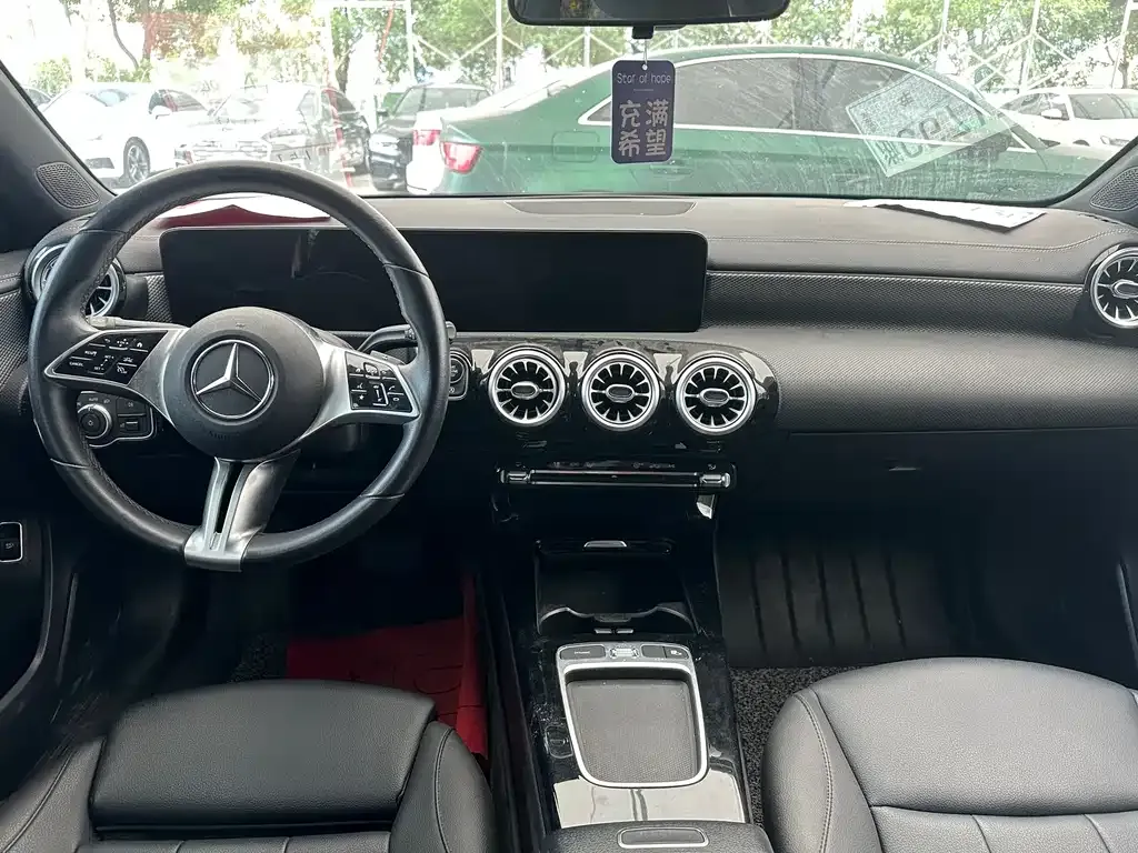 Mercedes-Benz A-Class 2024 из CN, фото 8