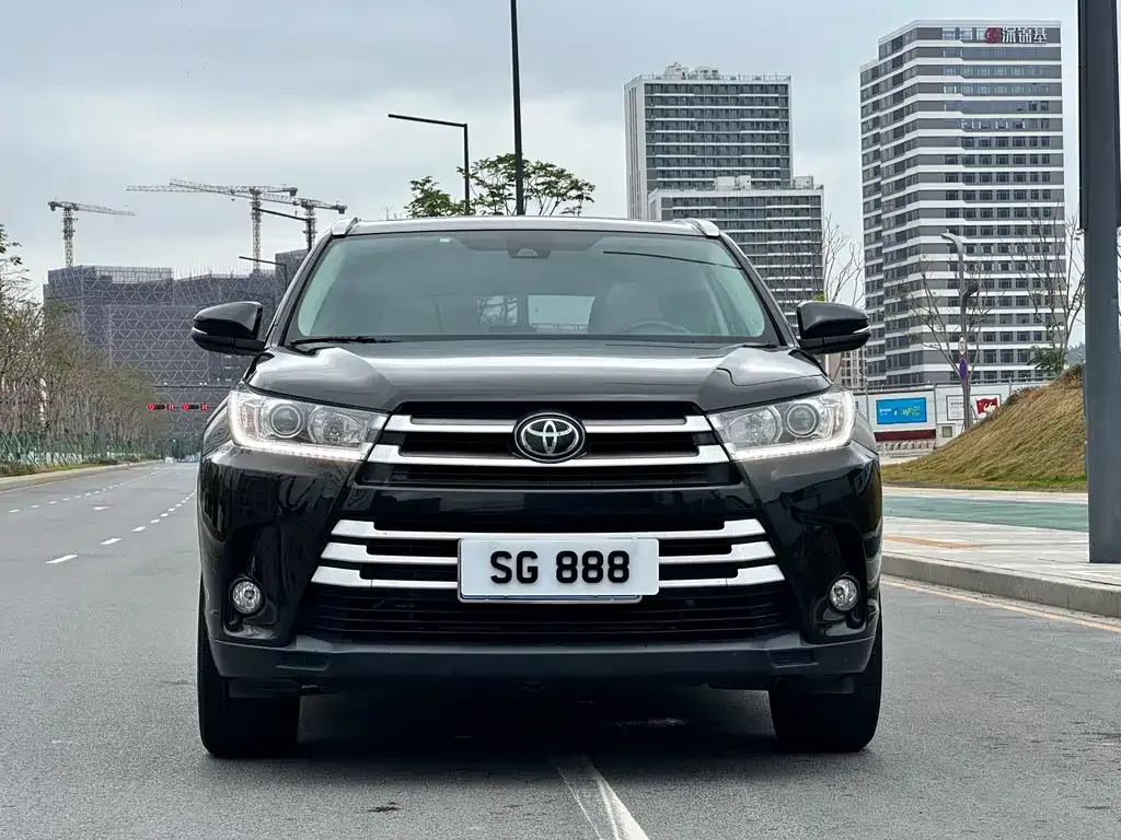 Toyota Highlander — фото 8
