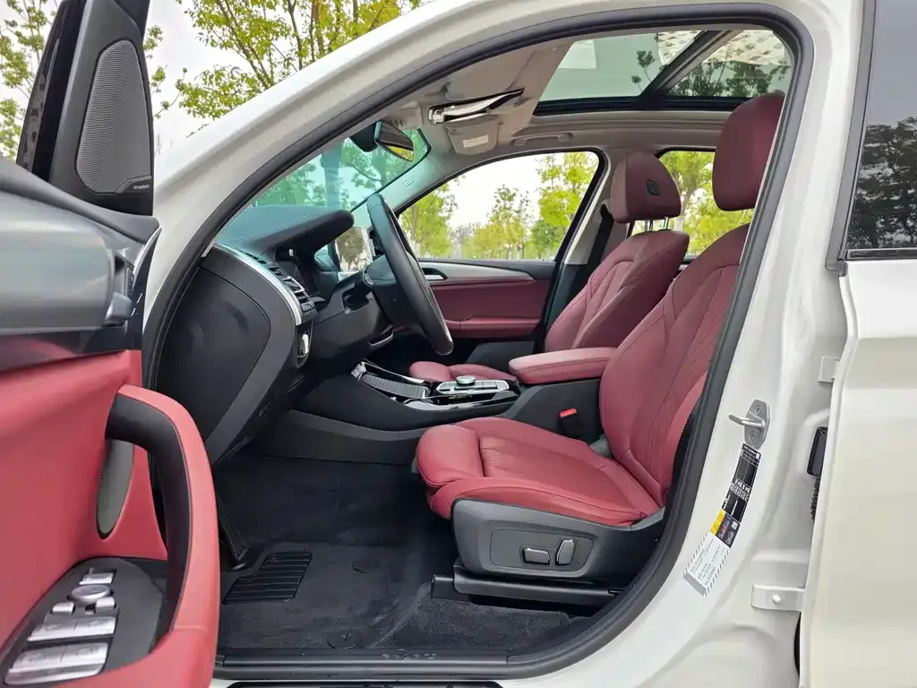 BMW iX3 2025 из CN, фото 3