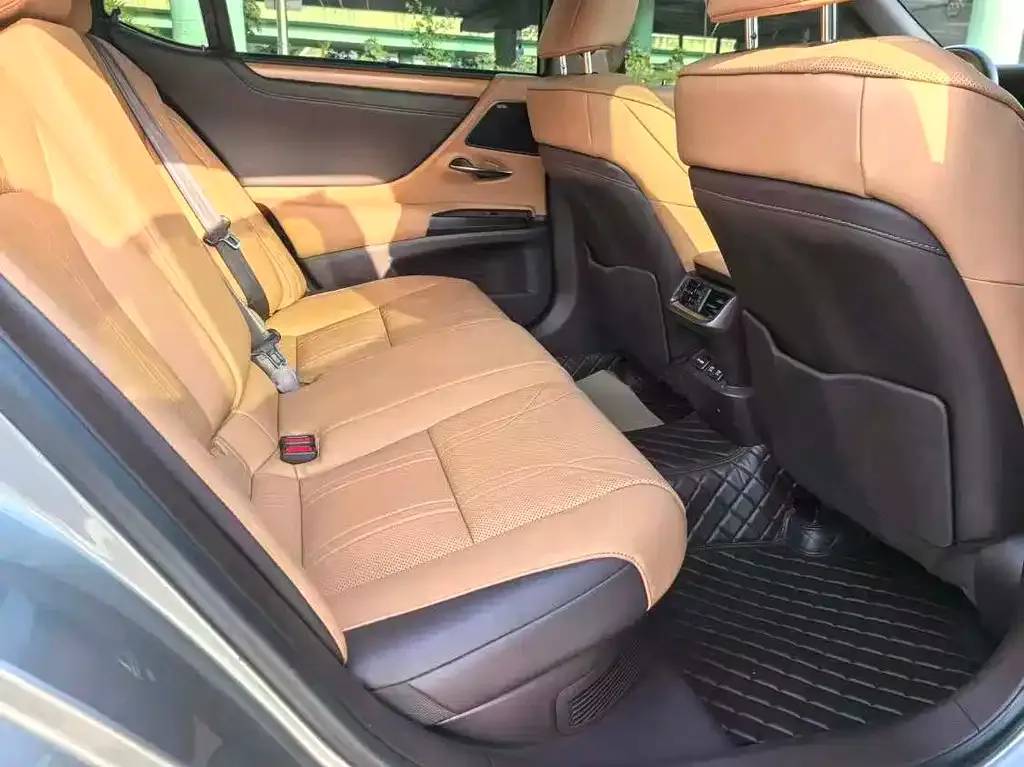 Lexus ES 2021 из CN, фото 9