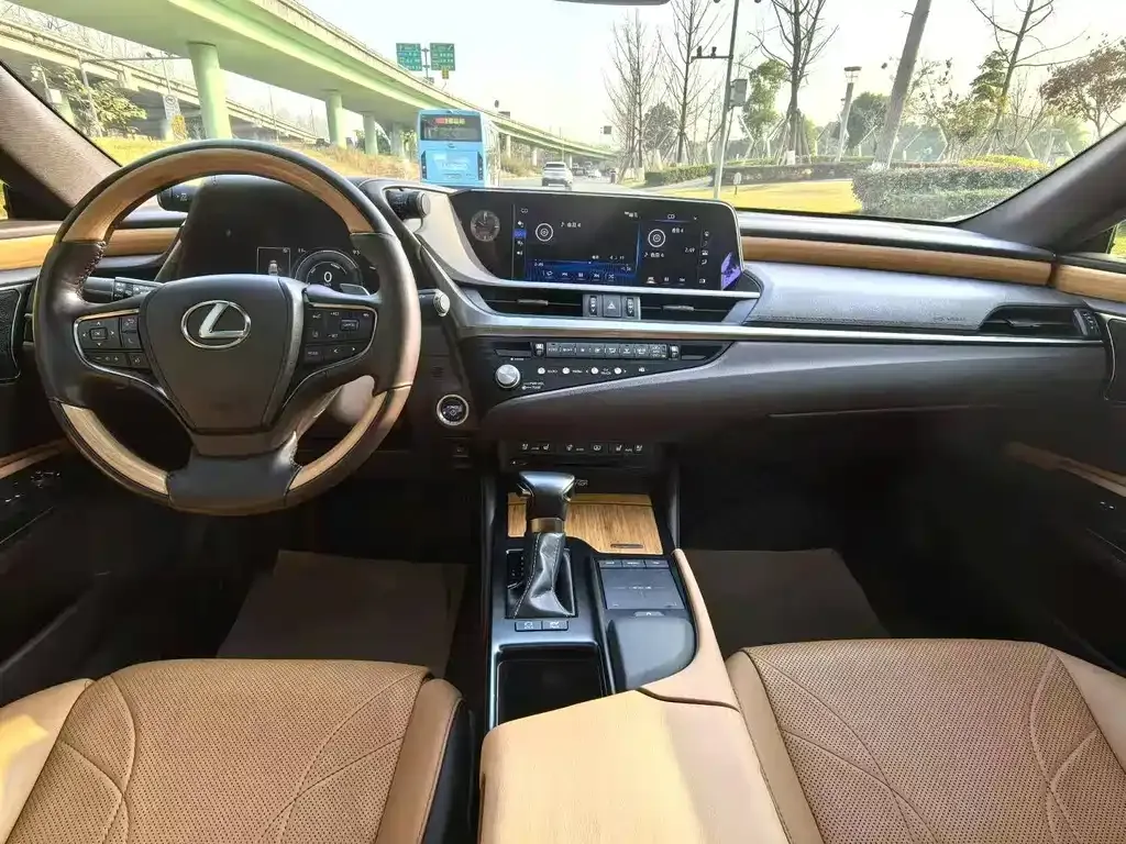 Lexus ES 2021 из CN, фото 7