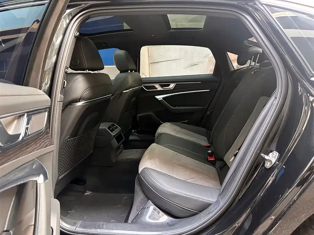 Audi A6L 2024 из CN, фото 4