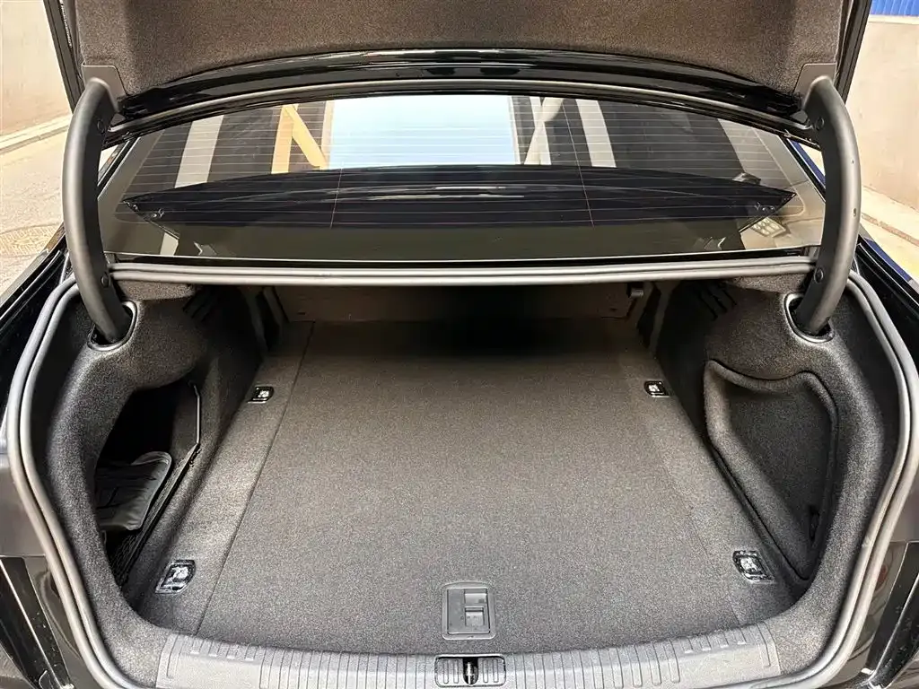 Audi A6L 2024 из CN, фото 9