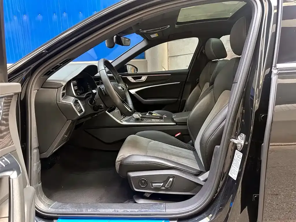 Audi A6L 2024 из CN, фото 3