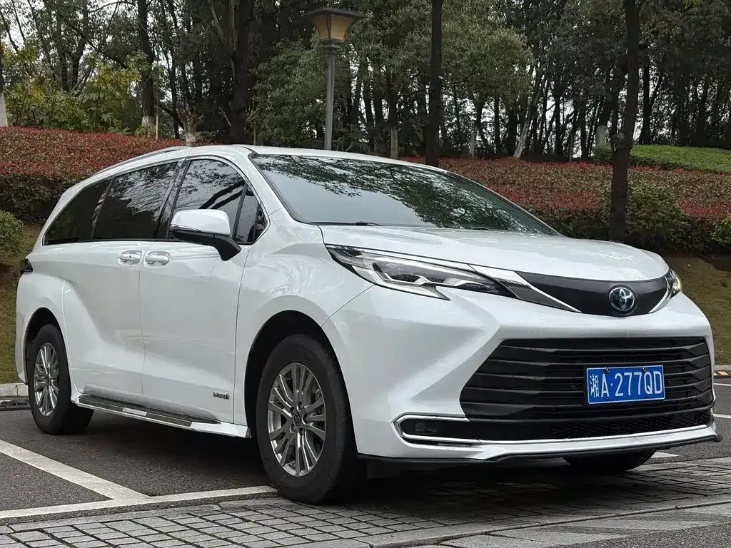 Toyota Sienna 2023 из CN, фото 10
