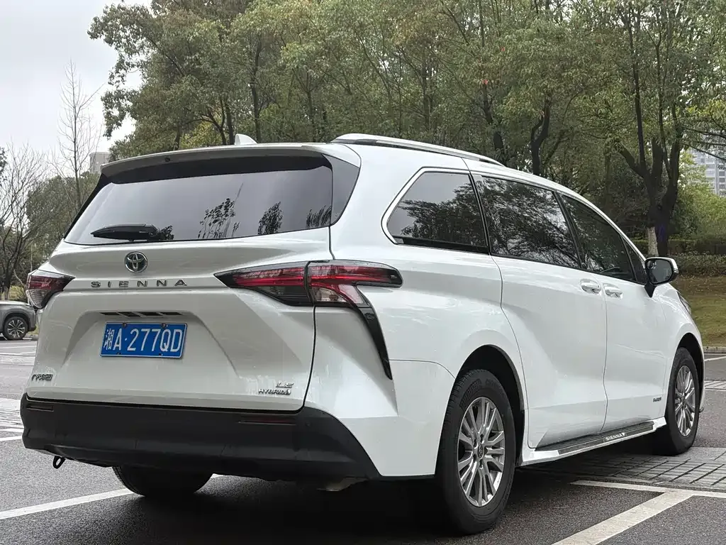 Toyota Sienna 2023 из CN, фото 8