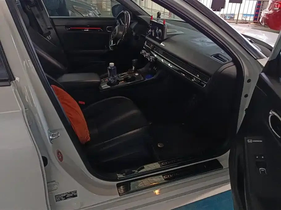 Honda Civic — фото 8