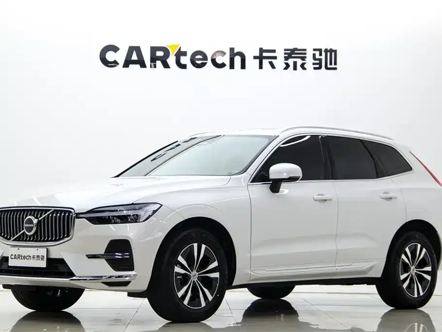 Volvo XC60 — фото 1