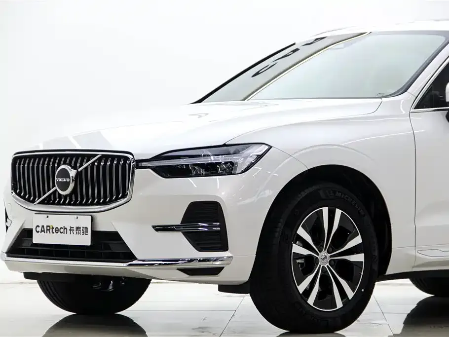 Volvo XC60 — фото 10