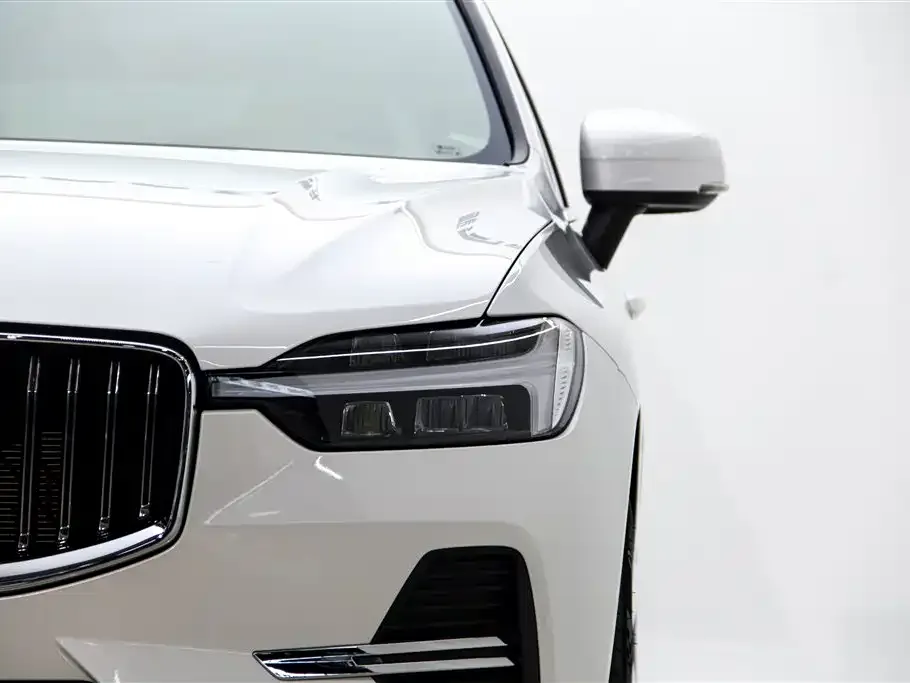 Volvo XC60 — фото 3