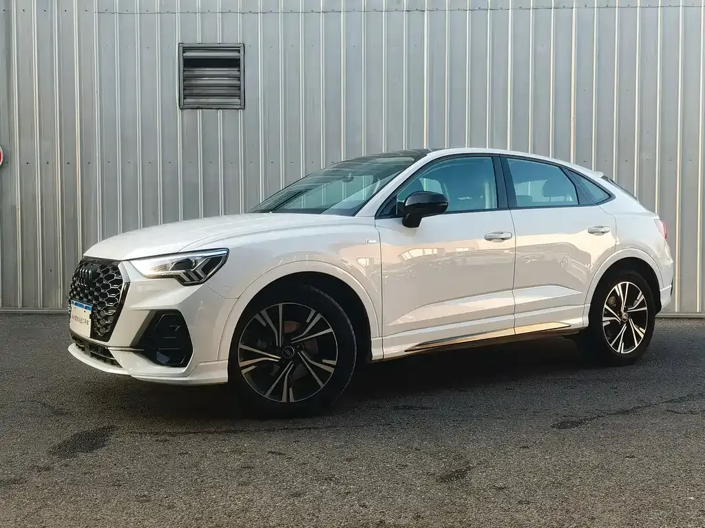 Audi Q3 Sportback — фото 1
